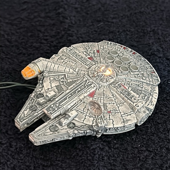 Star Wars Millennium Falcon, Hallmark ornament with lights. Vintage 1996 New/Box - Picture 2 of 5